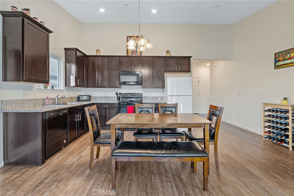 1237 E Orange St, Avenal, CA 93204