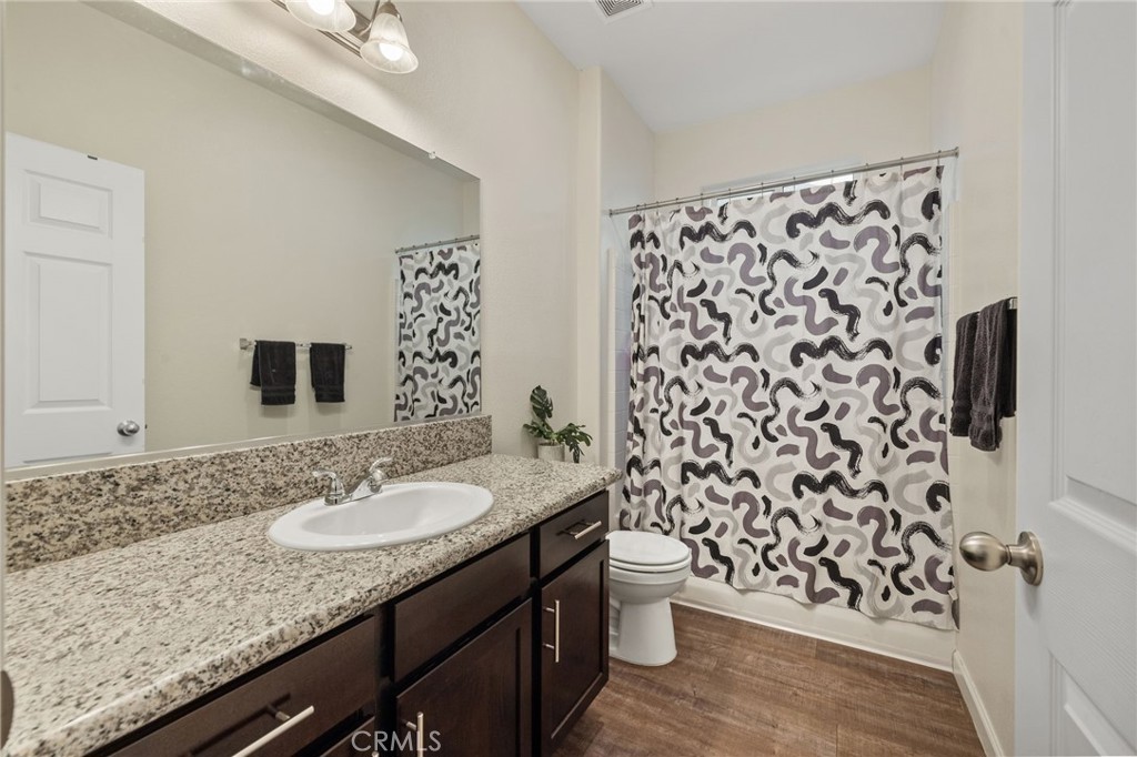 1237 E Orange St, Avenal, CA 93204