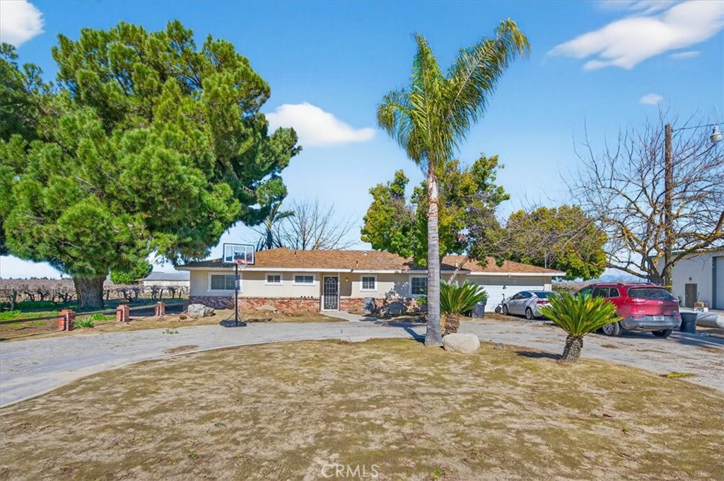 11430 E Saginaw, Selma, CA 93662