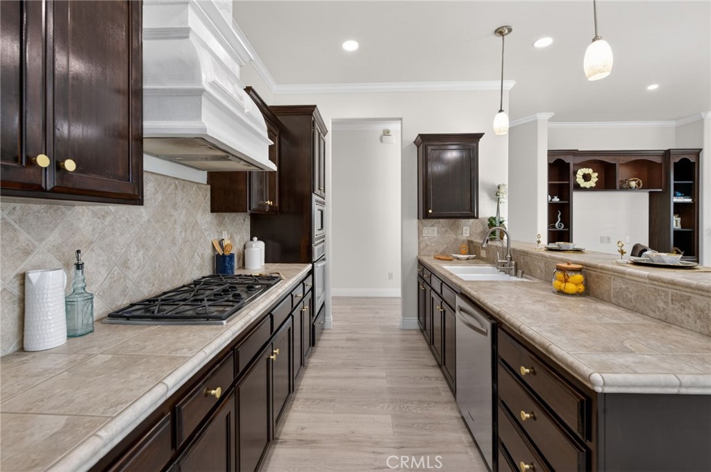 1563 E Via Mirasol, Fresno, CA 93730