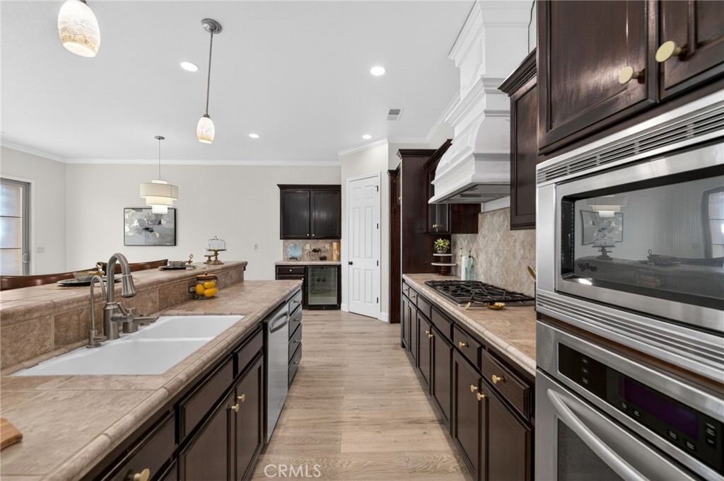 1563 E Via Mirasol, Fresno, CA 93730