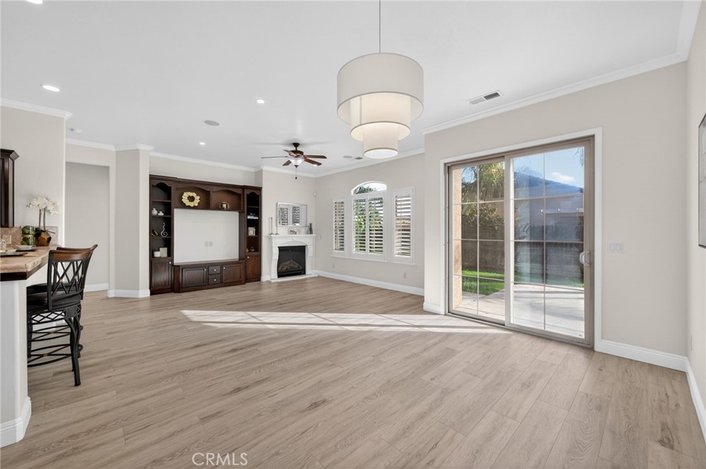 1563 E Via Mirasol, Fresno, CA 93730