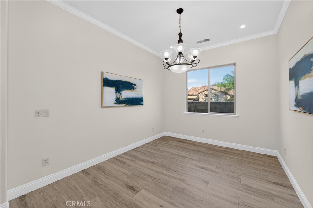 1563 E Via Mirasol, Fresno, CA 93730