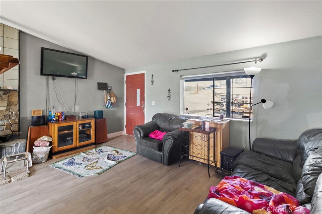 1668 Carmelita, La Grange, CA 95329