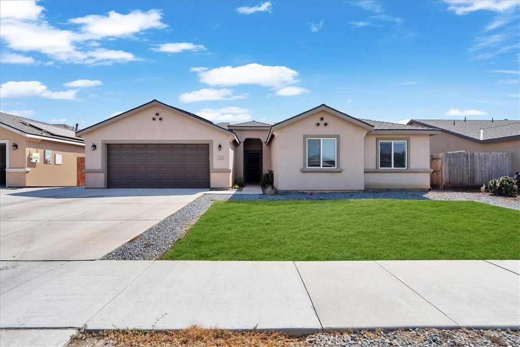 2439 Madeline Dr, Hanford, CA 93230