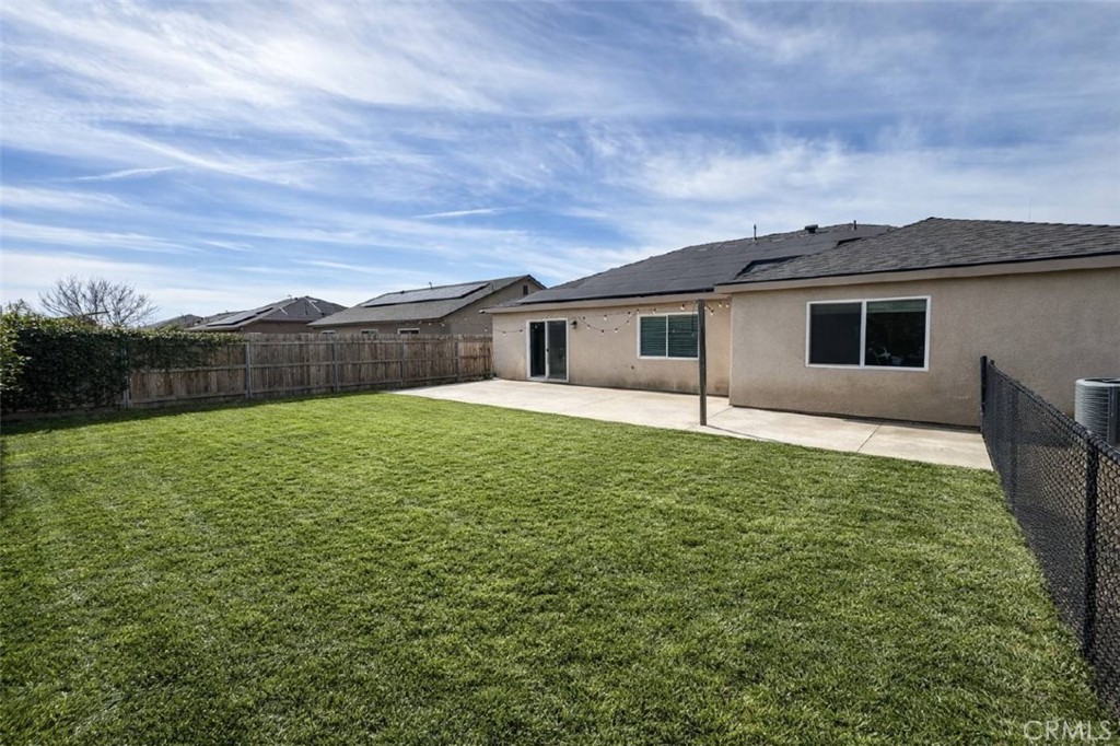 2439 Madeline Dr, Hanford, CA 93230