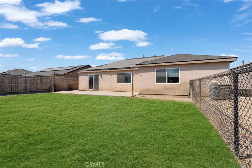 2439 Madeline Dr, Hanford, CA 93230