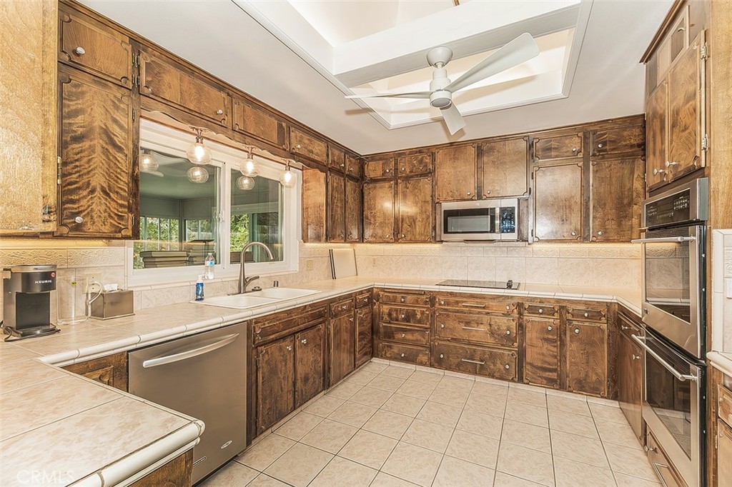 1572 W Millbrae, Fresno, CA 93711