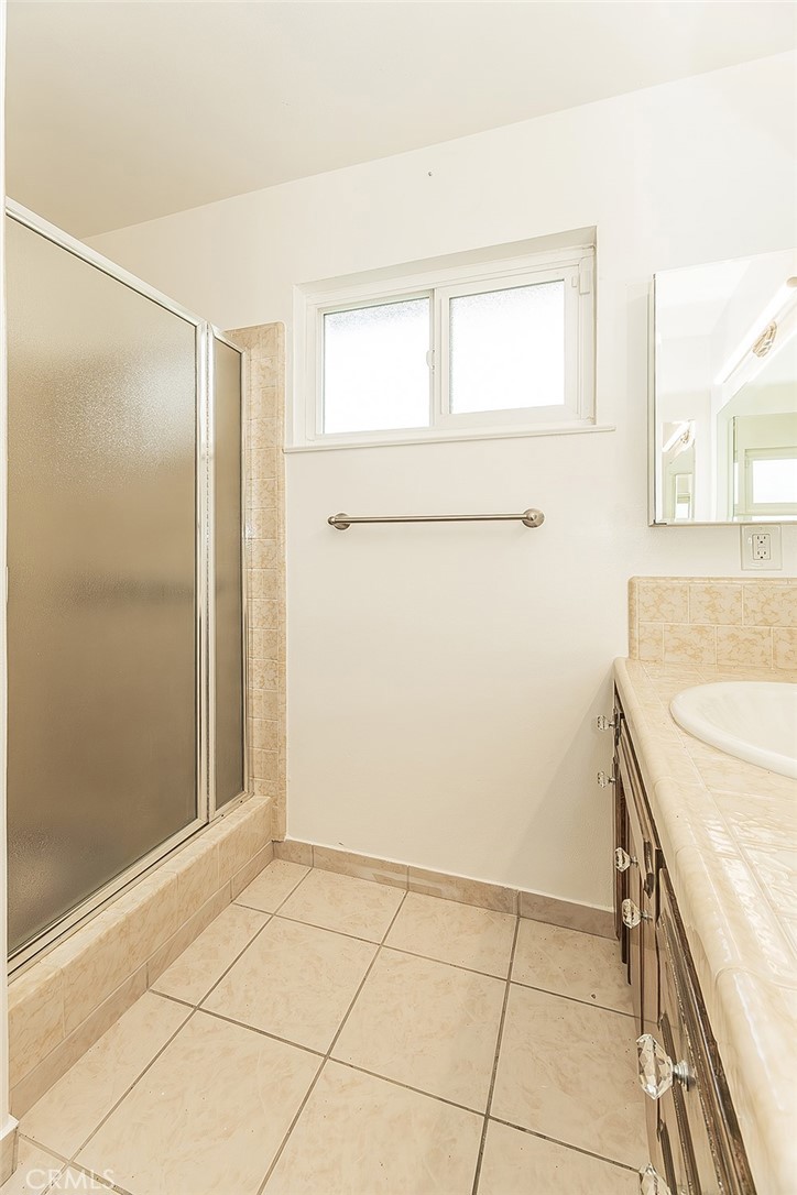 1572 W Millbrae, Fresno, CA 93711