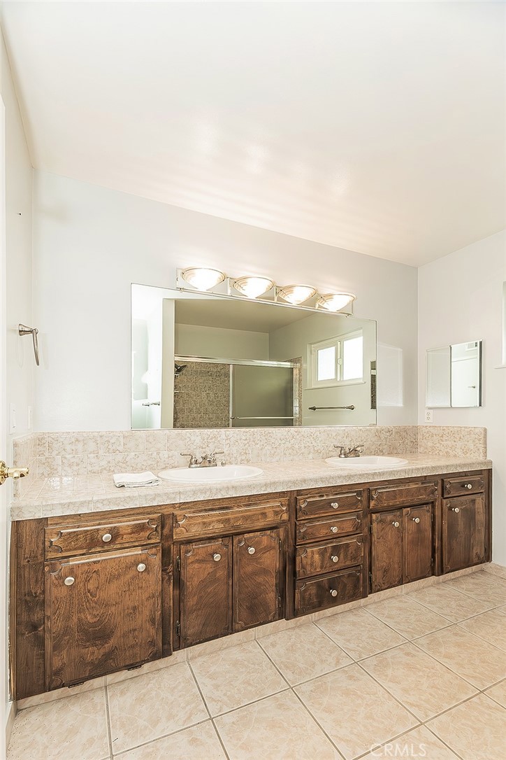 1572 W Millbrae, Fresno, CA 93711