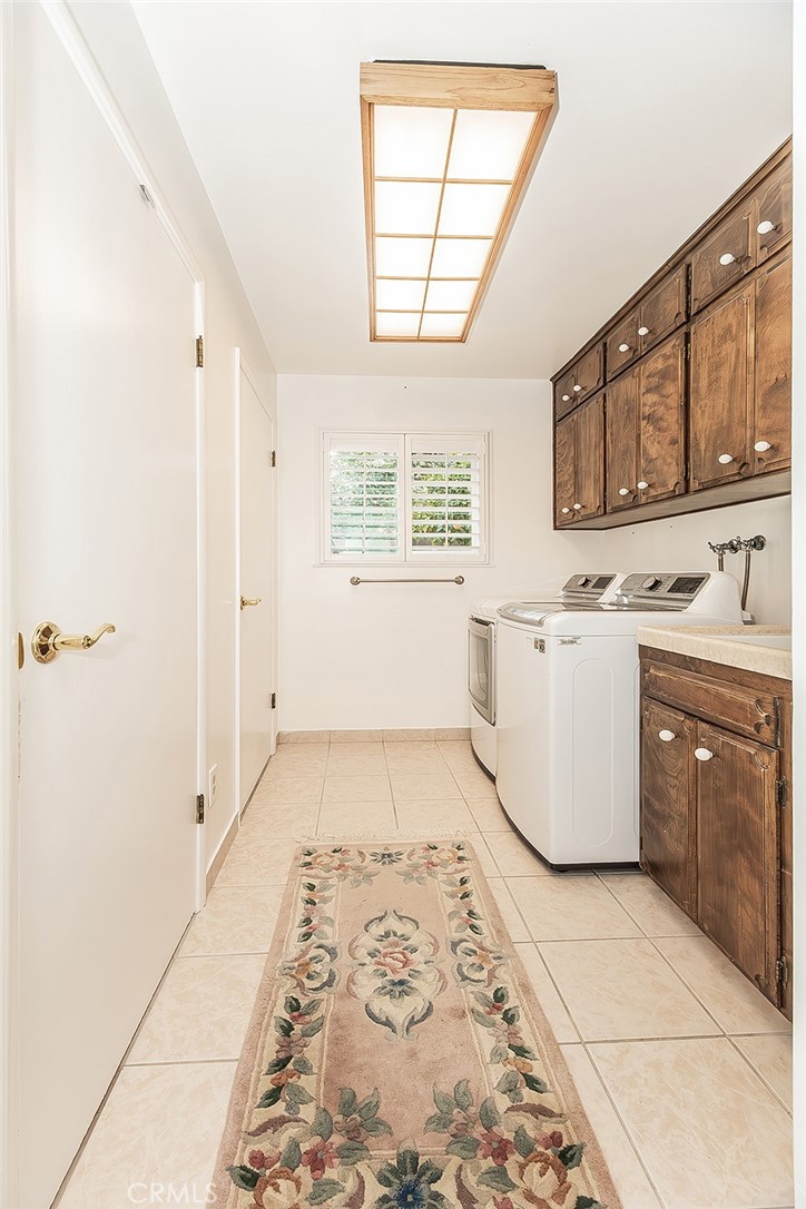 1572 W Millbrae, Fresno, CA 93711