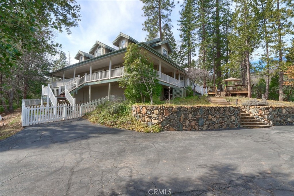 36328 Finegold Creek Dr, North Fork, CA 93643