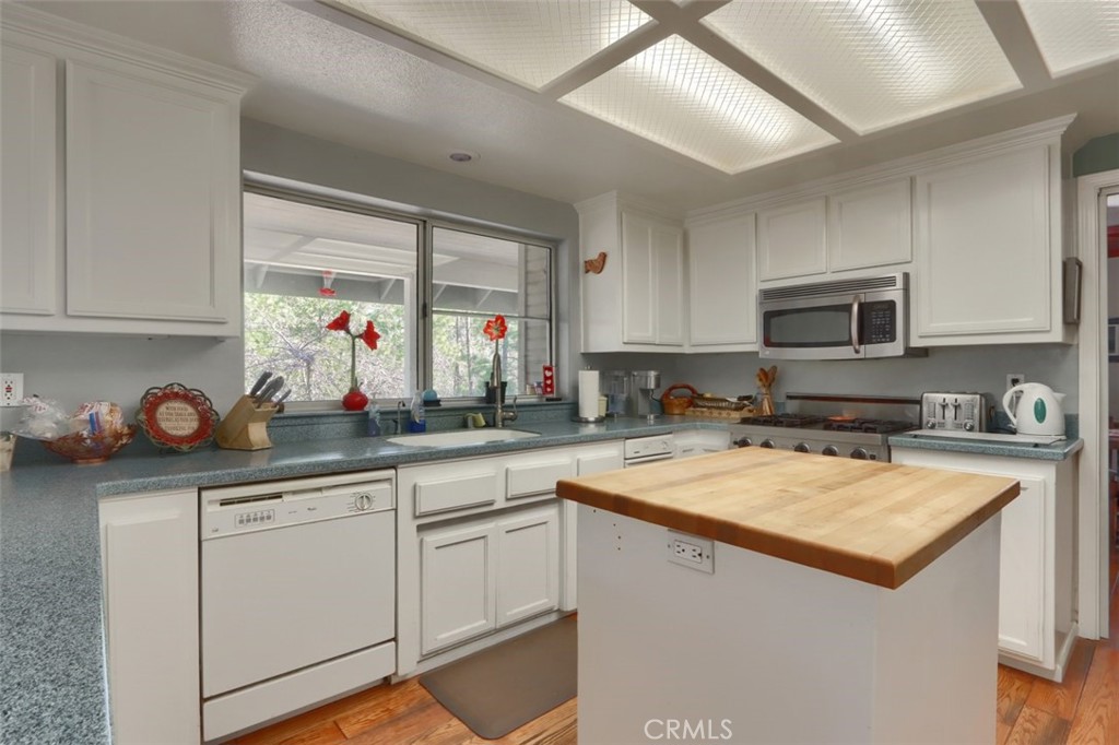 36328 Finegold Creek Dr, North Fork, CA 93643