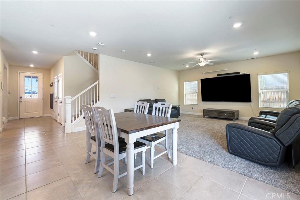 6883 E Robinson, Fresno, CA 93727