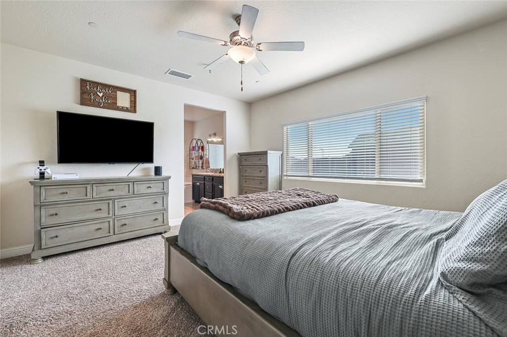 6883 E Robinson, Fresno, CA 93727