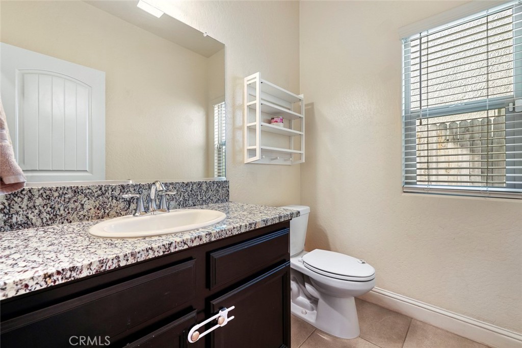 6883 E Robinson, Fresno, CA 93727