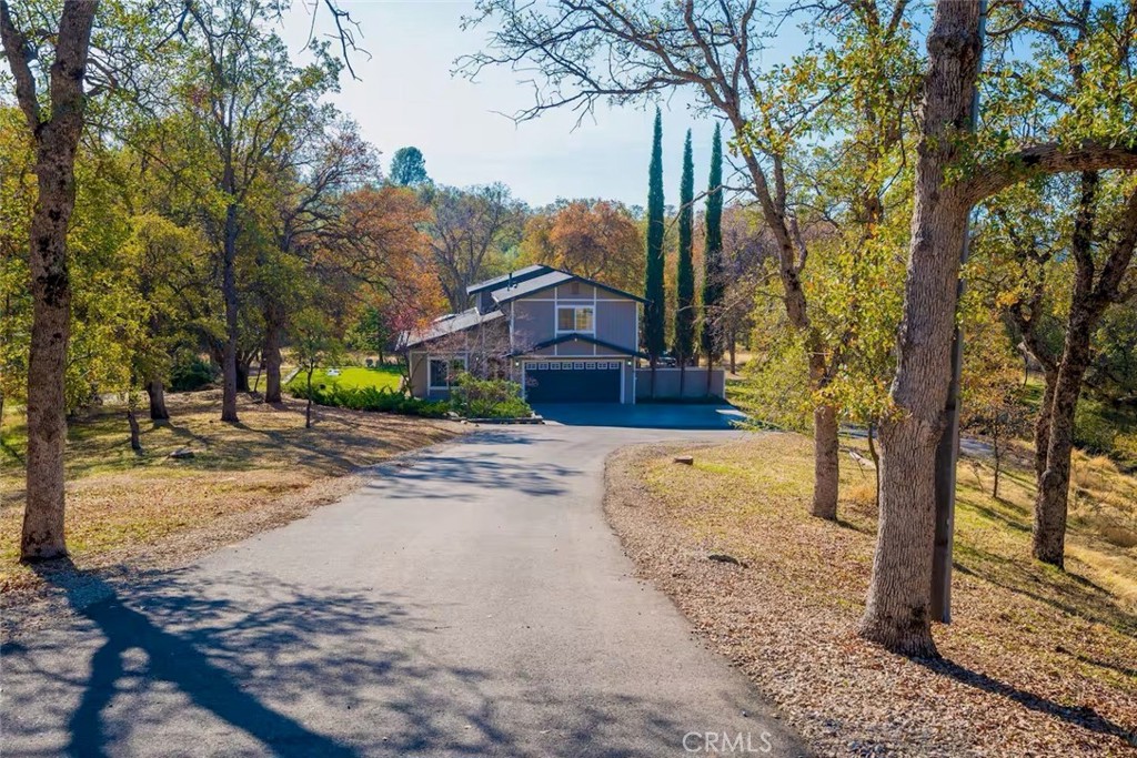 5615 Bear Trap Dr, Mariposa, CA 95338