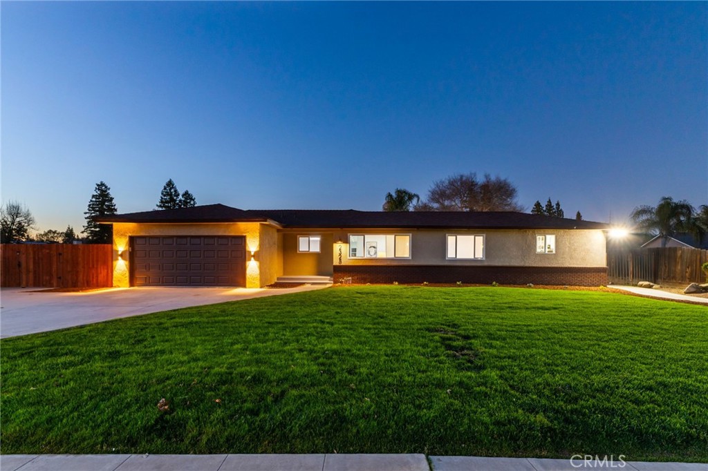 2325 Sierra Ave, Clovis, CA 93611