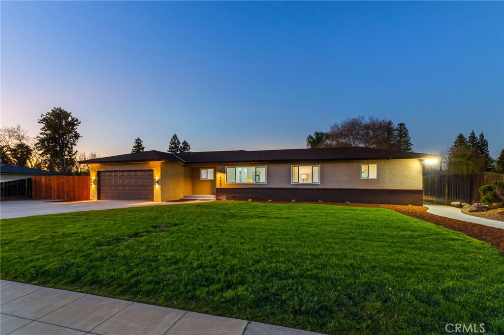 2325 Sierra Ave, Clovis, CA 93611