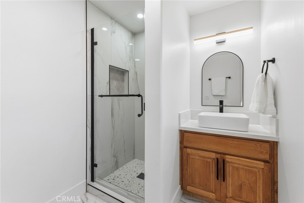 2325 Sierra Ave, Clovis, CA 93611