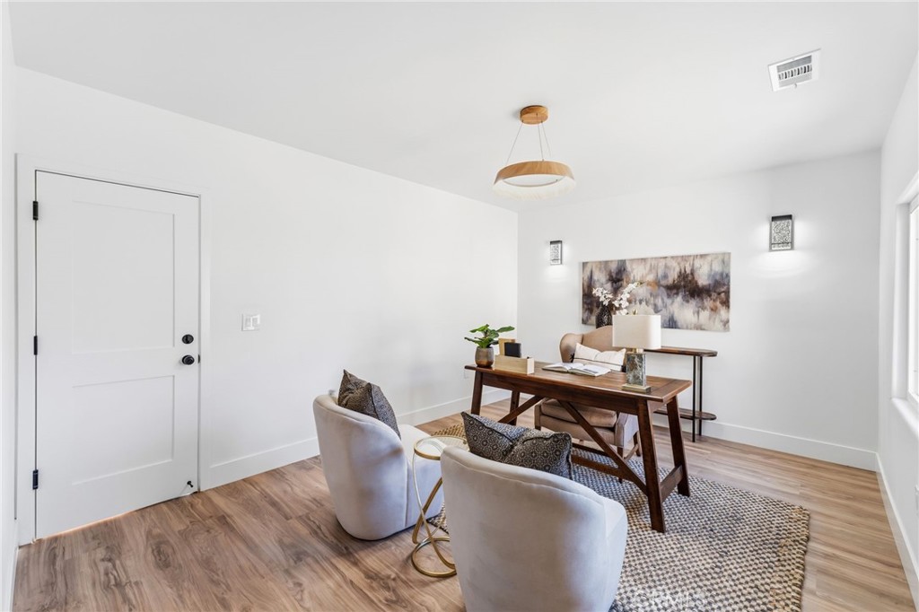 2325 Sierra Ave, Clovis, CA 93611