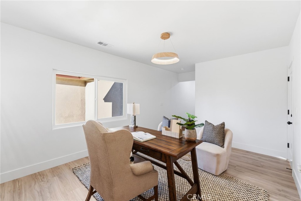 2325 Sierra Ave, Clovis, CA 93611