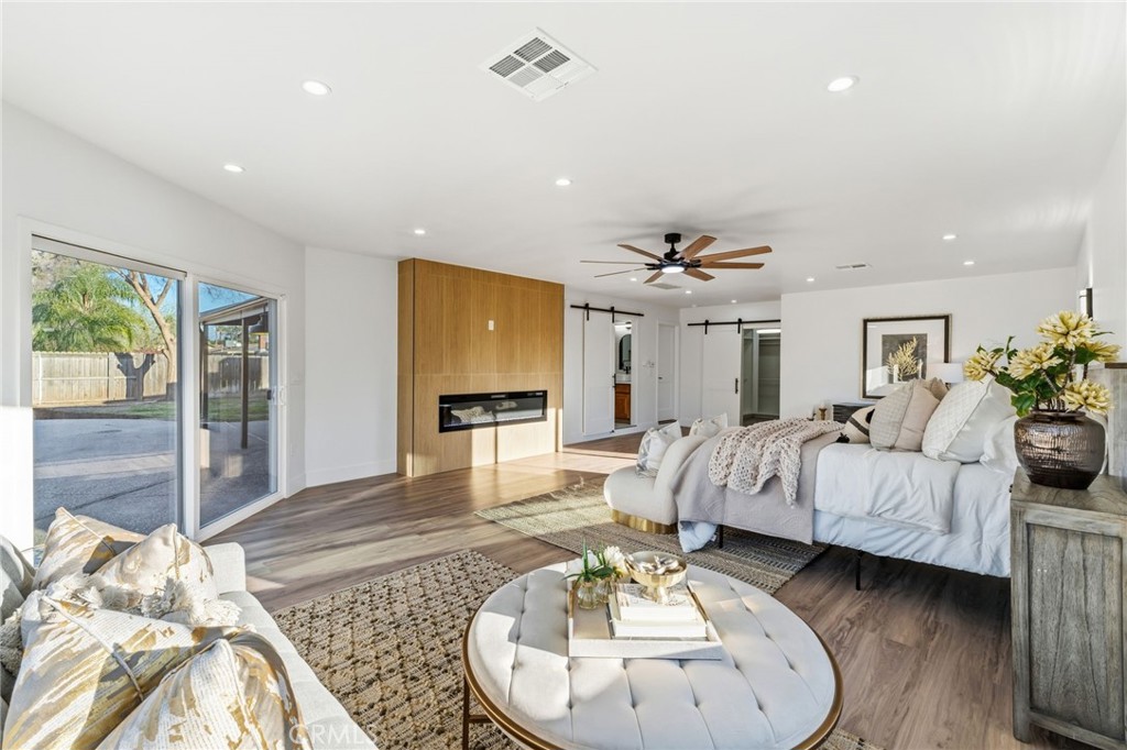 2325 Sierra Ave, Clovis, CA 93611