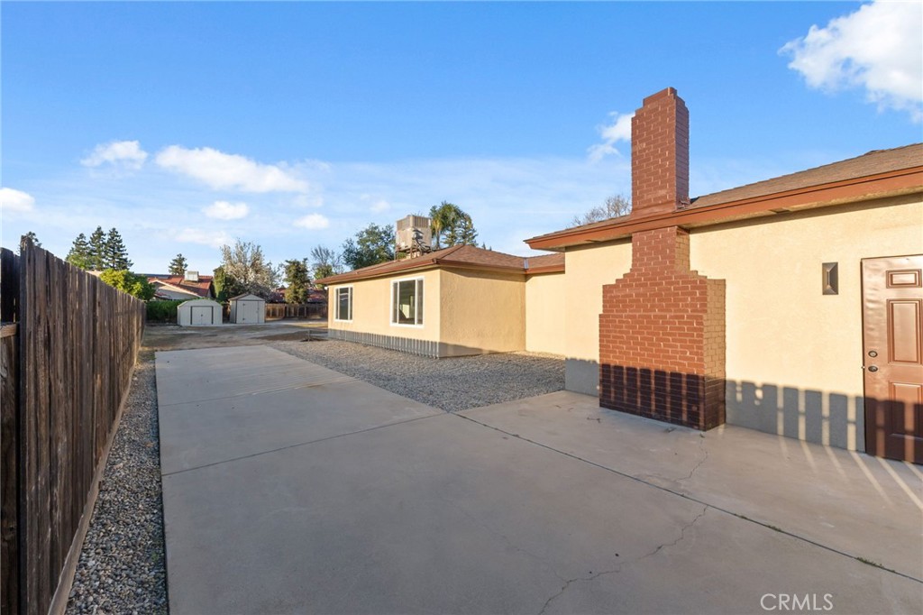 2325 Sierra Ave, Clovis, CA 93611