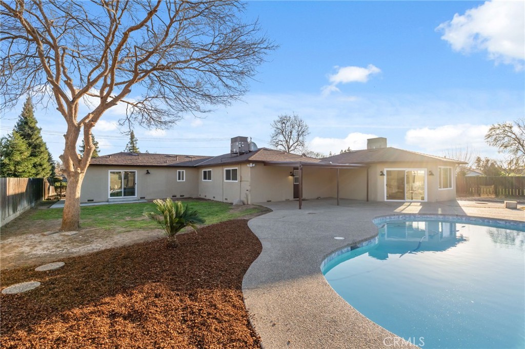 2325 Sierra Ave, Clovis, CA 93611