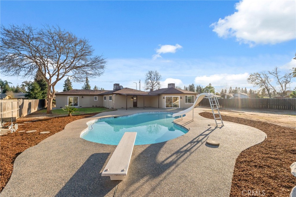 2325 Sierra Ave, Clovis, CA 93611