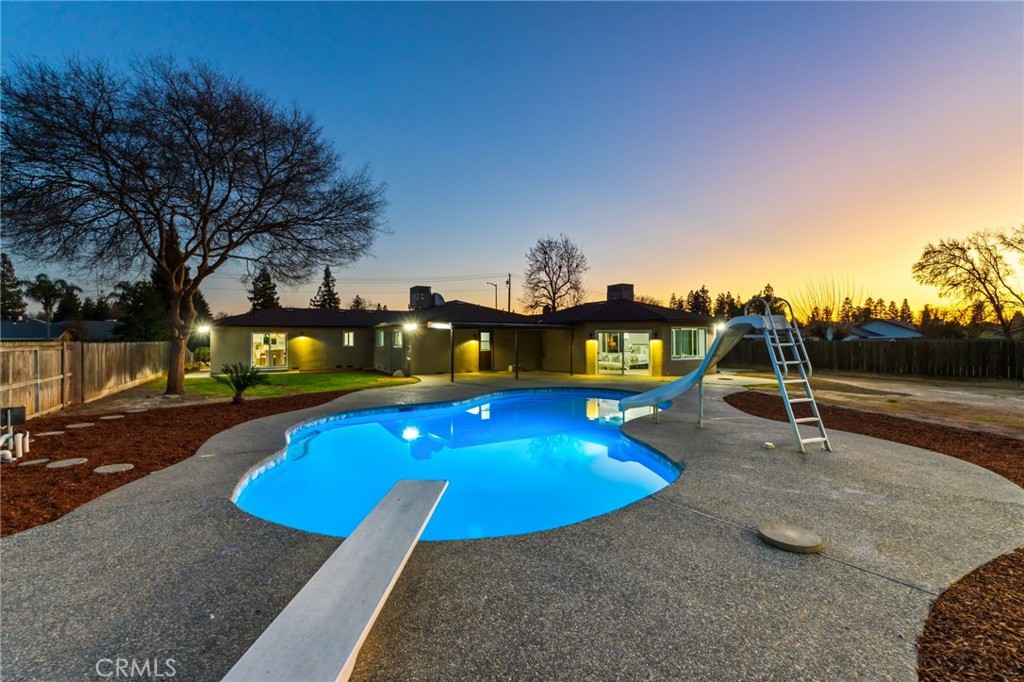 2325 Sierra Ave, Clovis, CA 93611