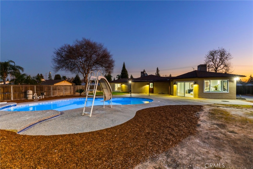 2325 Sierra Ave, Clovis, CA 93611