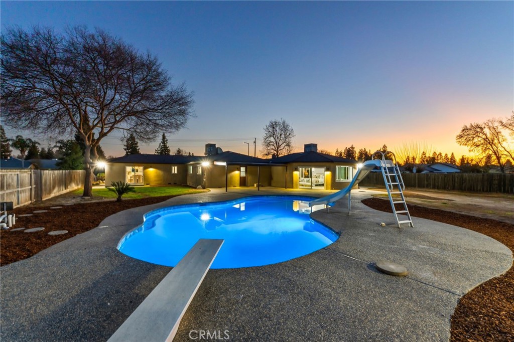 2325 Sierra Ave, Clovis, CA 93611