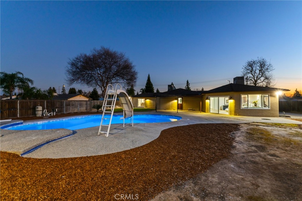 2325 Sierra Ave, Clovis, CA 93611