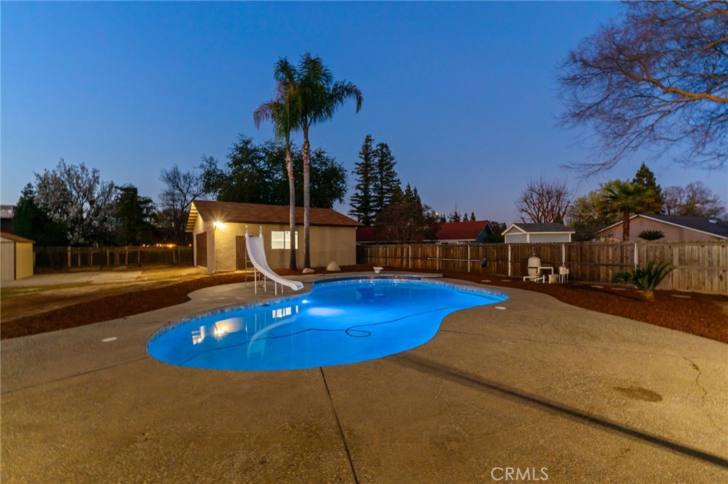 2325 Sierra Ave, Clovis, CA 93611