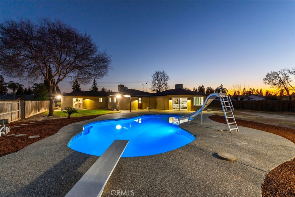 2325 Sierra Ave, Clovis, CA 93611