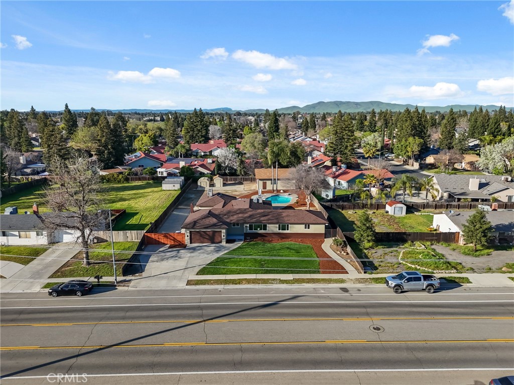 2325 Sierra Ave, Clovis, CA 93611