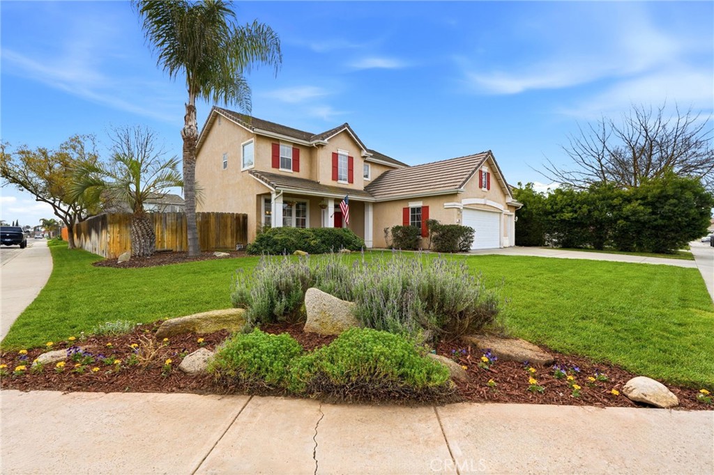 903 W Sandstone Ct, Hanford, CA 93230