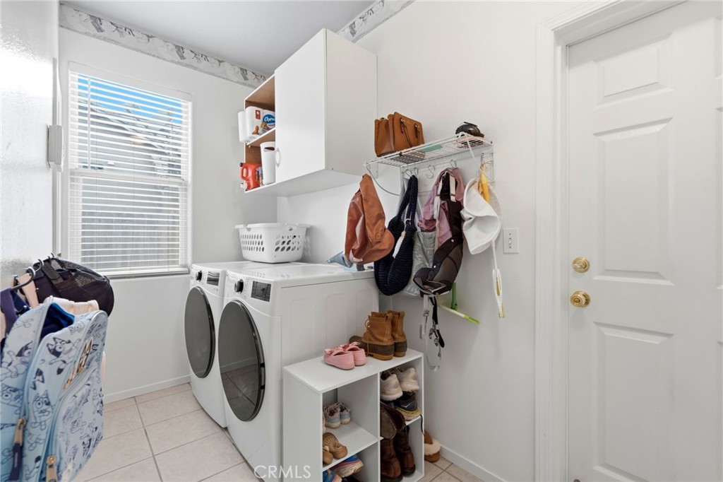 903 W Sandstone Ct, Hanford, CA 93230