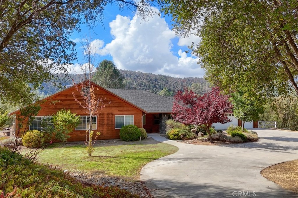 38788 Goldenrod Ln, Oakhurst, CA 93644