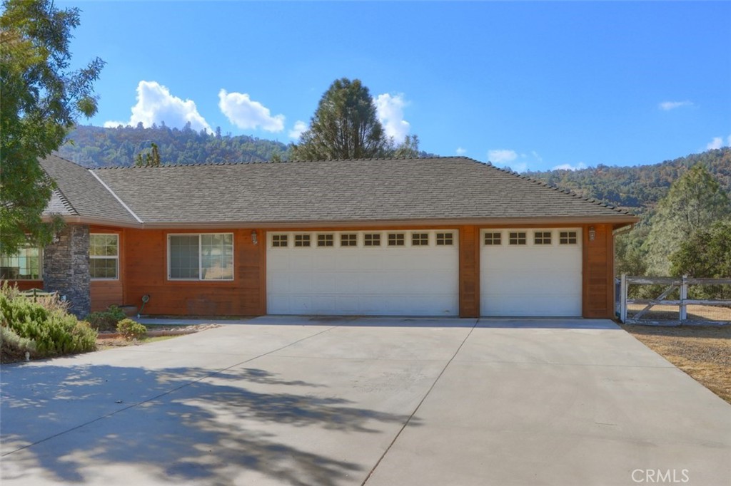 38788 Goldenrod Ln, Oakhurst, CA 93644