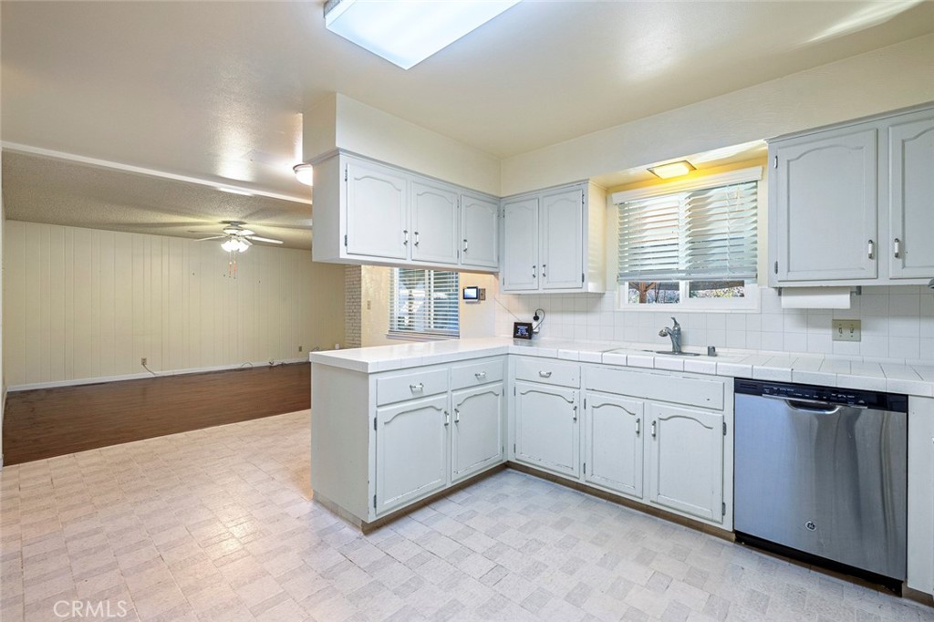 6647 N Anna St, Fresno, CA 93710