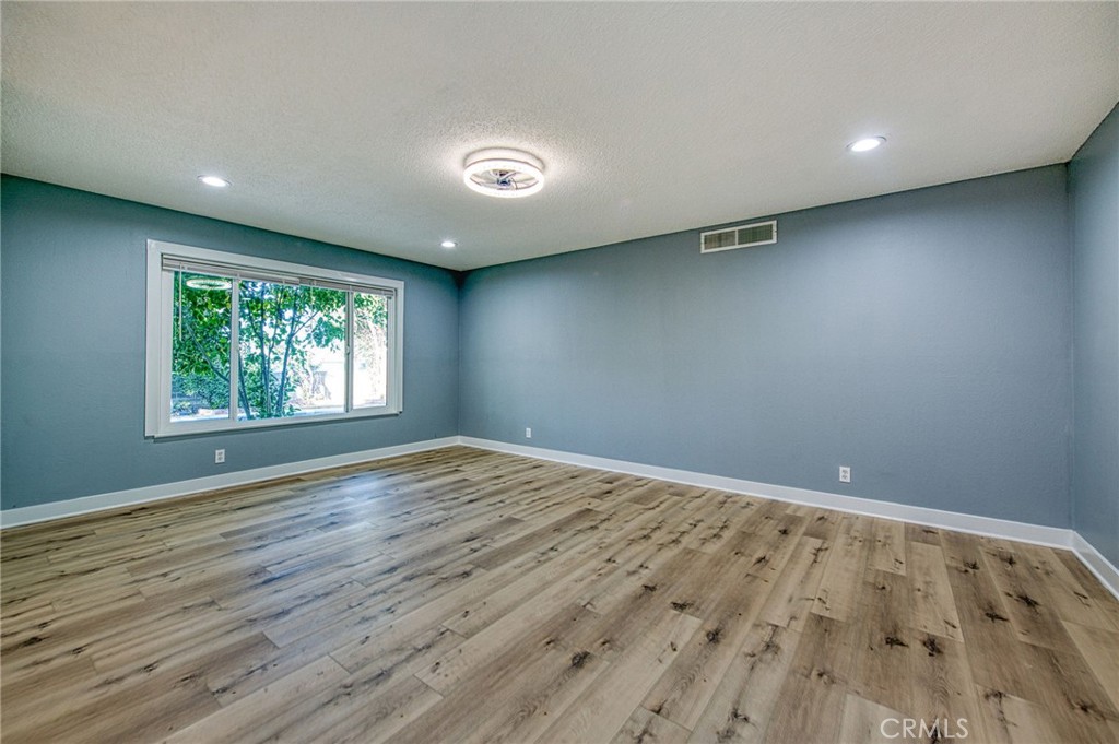 5435 N Bond St, Fresno, CA 93710