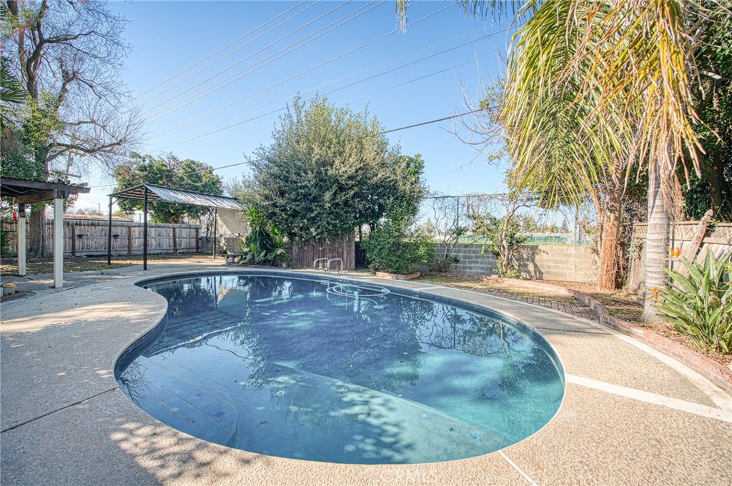 5435 N Bond St, Fresno, CA 93710
