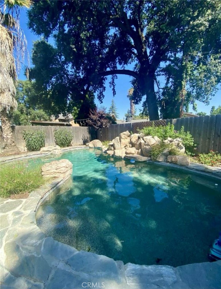 4800 W Crowley Ct, Visalia, CA 93291