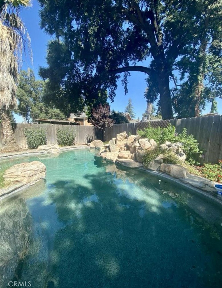 4800 W Crowley Ct, Visalia, CA 93291