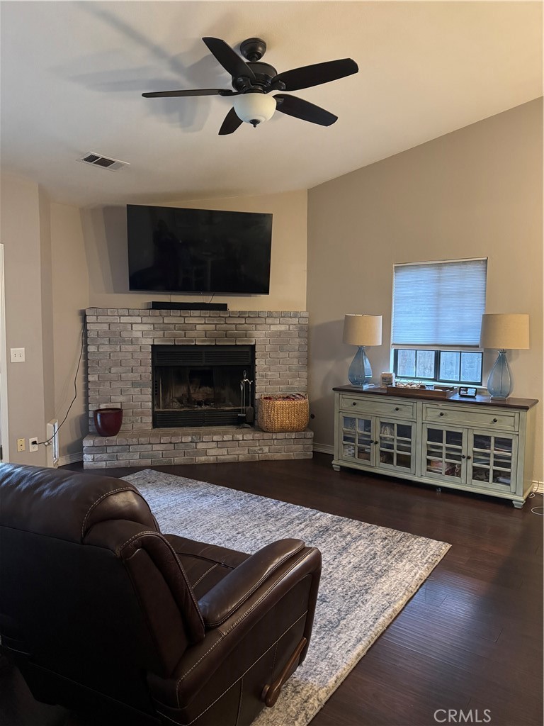 4800 W Crowley Ct, Visalia, CA 93291