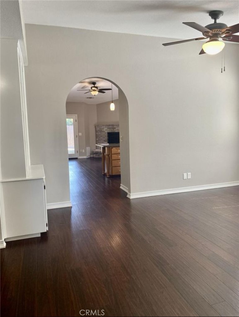 4800 W Crowley Ct, Visalia, CA 93291