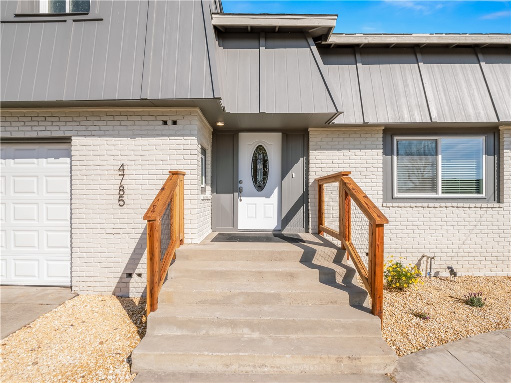 4785 E Washington, Fresno, CA 93702