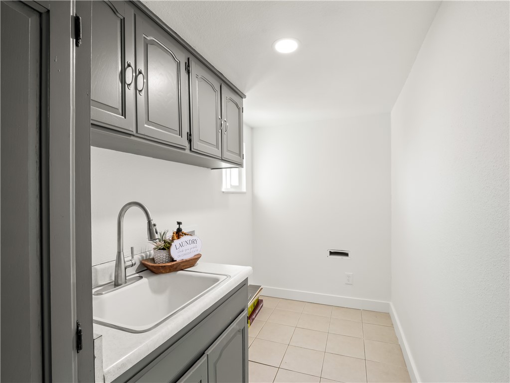 4785 E Washington, Fresno, CA 93702